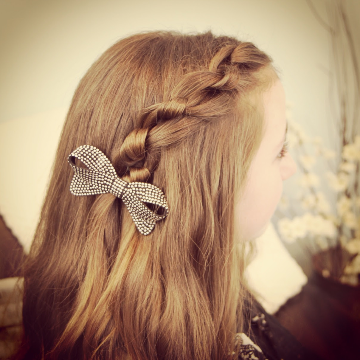 Knotted Pullback  Easy Hairstyles  Cute Girls Hairstyles