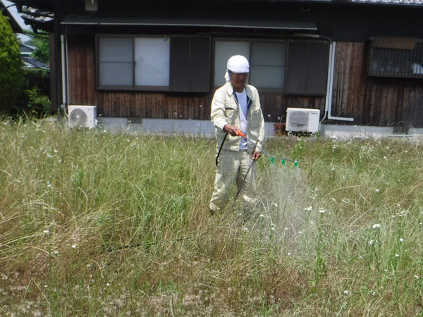 高松市や宇多津町でお庭などの除草剤散布を行いました