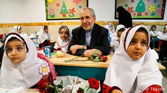 Schullbeginn In Iran (Tasnim)