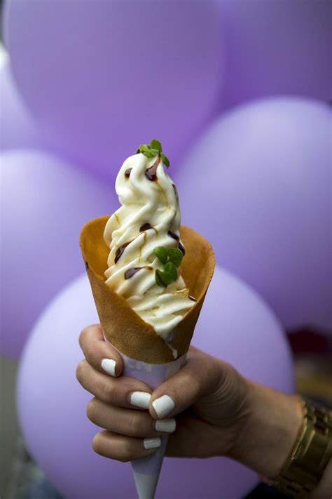 If each person eats 1 cup, the gallon will serve 16 people because there are 16 cups in a gallon. Soft-serve ice cream now available in NYC in flavors like
