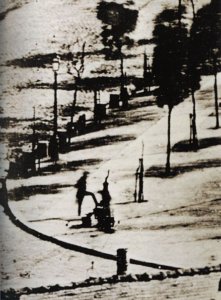 Photograph from commons.wikimedia.org/wiki/File:Daguerre