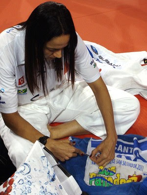 Rosicleia costura quimono de Flavio Canto (Foto: Alfredo Bokel / Globoesporte.com)