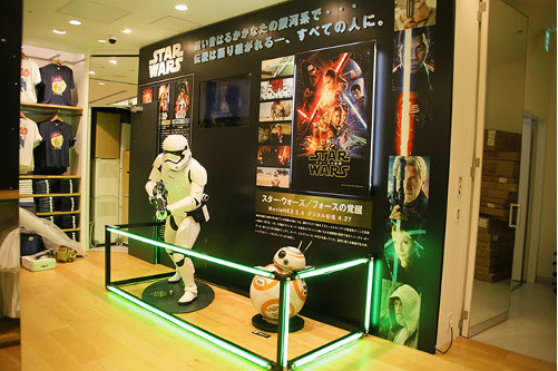 ユニクロがディズニーアイテムを昨年の2倍に ユニクロ銀座店では日本初の専用フロアも期間限定オープン ディズニー 裏話 雑学 トリビアが2 000話以上 ディズニーブログ じゃみログ