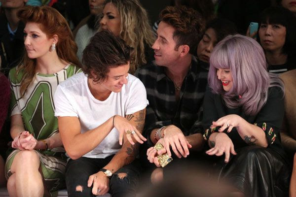 Harry Styles Steals the Show at London Fashion Week | Teen ...