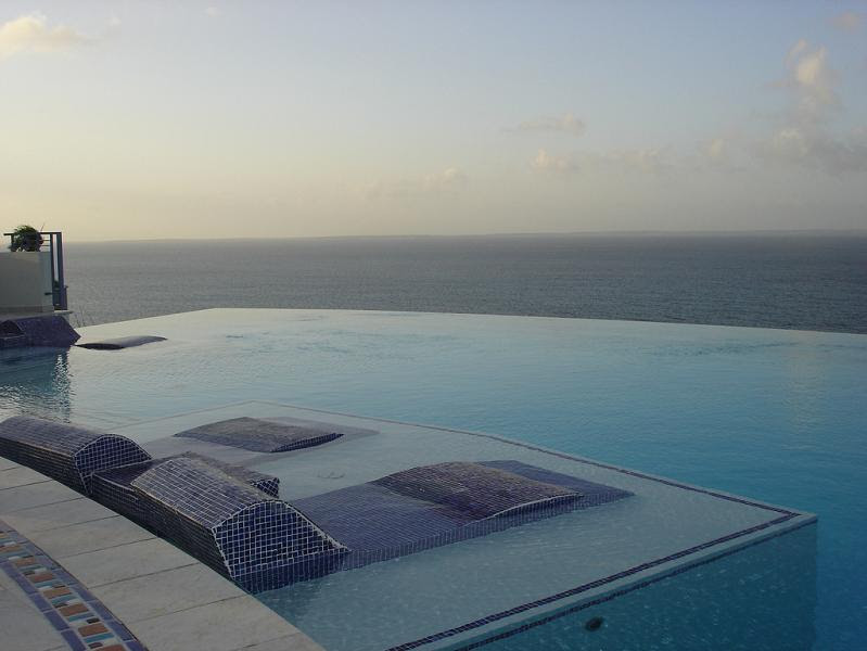 infinity-pool-at-mes-amis