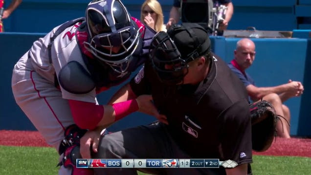 Umpire Mike DiMuro Forced To Leave Game After Taking Foul Tip In The Face