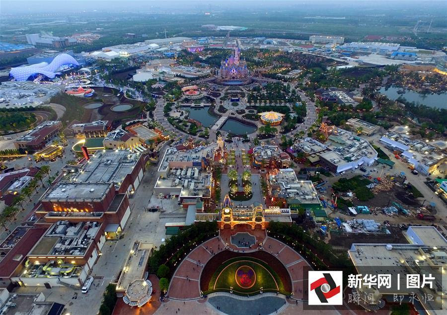 上海ディズニーランドが初ライトアップ 航空写真を公開 中国網 日本語