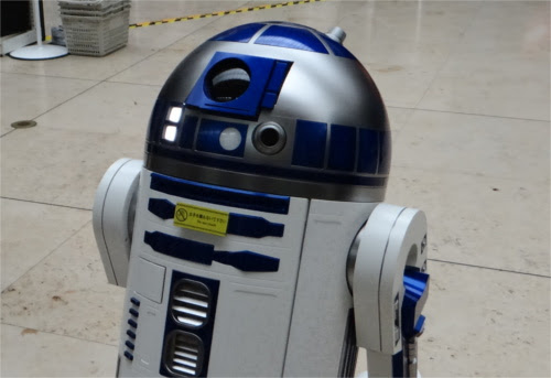 ポップコーンに4 5時間待ち R2 D2のポップコーンバケットが大行列となった４つの理由 ディズニー裏話 雑学 トリビアが2 000話以上 ディズニーブログ じゃみログ