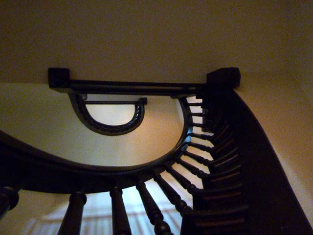 P1080721-2011-03-17-Central-Presbyterian-Church-Phoenix-Flies-Circular-Stair