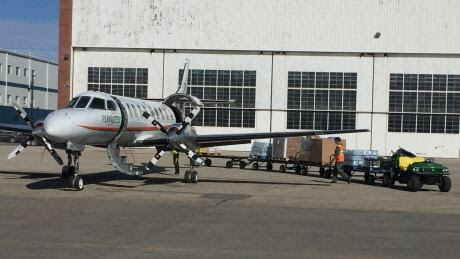 Perimeter Aviation food shipment to Shamattawa