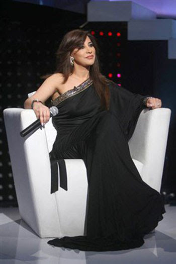 نجوى كرم بالأسود ضيفة فى أحد البرامج -اليوم السابع -10 -2015