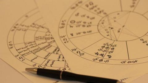 Wow! 3 Zodiak Ini Diramalkan Akan Dapat Rezeki Melimpah Tahun 2017 http://ift.tt/20kt43r - Berita Terkini Terbaru Hari Ini - Dua hari lagi tahun 2016 akan segera berakhir dan berganti menjadi tahun 2017. Seperti tahun-tahun sebelumnya, setiap orang berharap tahun baru membawa kesuksesan dan keberuntuhan serta rezeki melimpah 