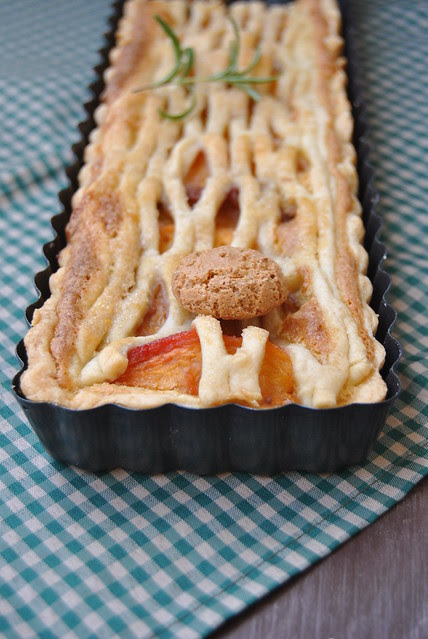 Peach and Amaretti PIe
