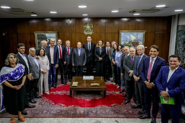   Ibaneis e ex-governadores do DF se reúnem com Pacheco em prol do Fundo Constitucional