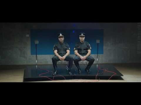 One Twin Was Given A Piece Of Gum In This Experiment… Watch What Happens Next.