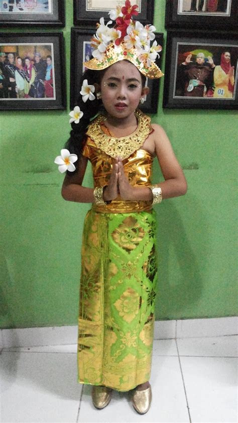 Kunci jawaban soal bahasa inggris smp kelas 7 halaman 129, 133, 137, question and answer. "Sewa Busana Betawi dot Com" I Ph. 085211711318 atau