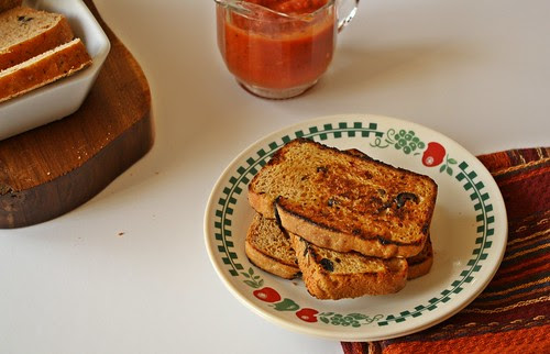 sundriedtomatoolivebread3
