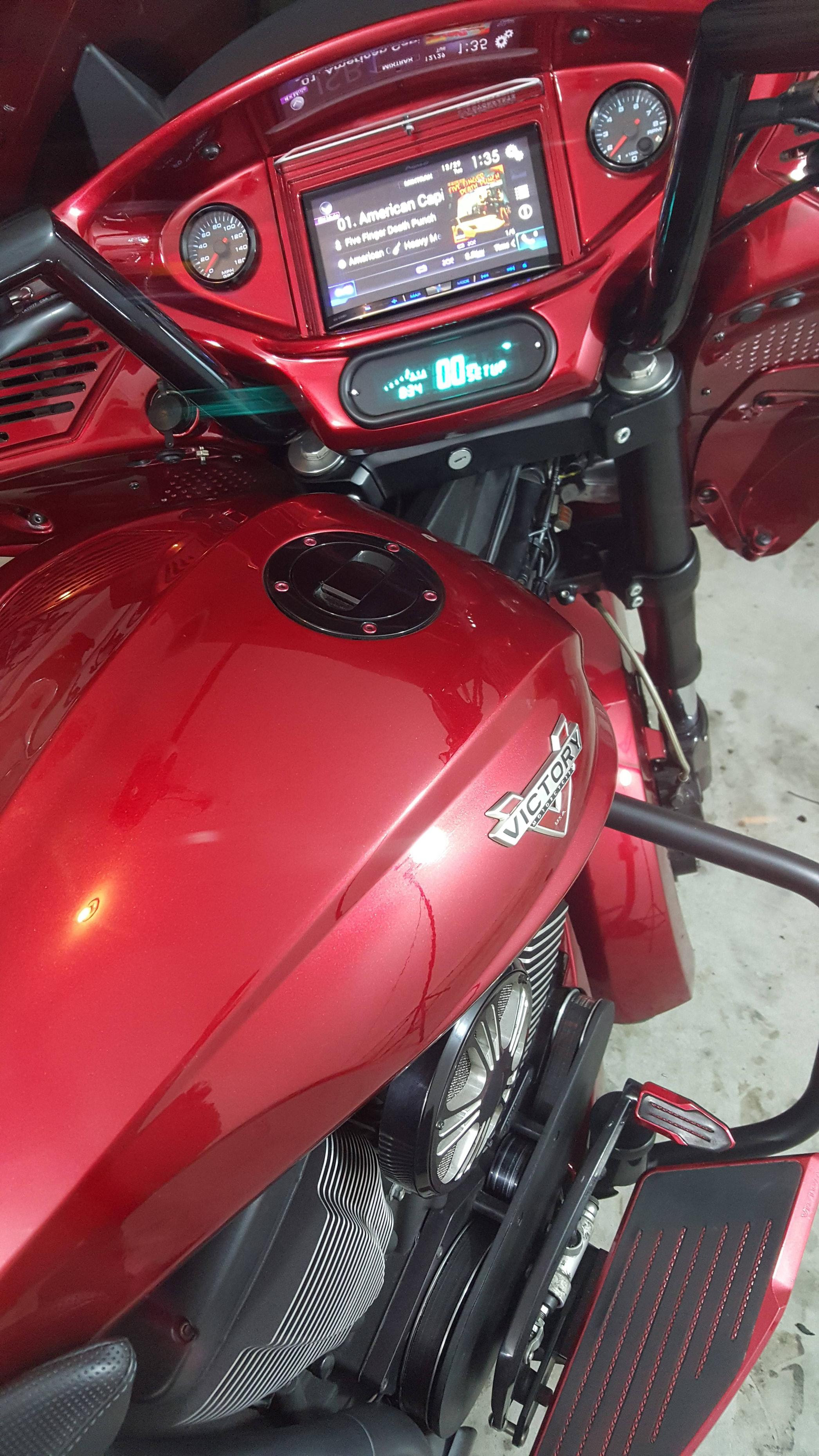 Cross Country Infotainment system | Victory Motorcycles ...