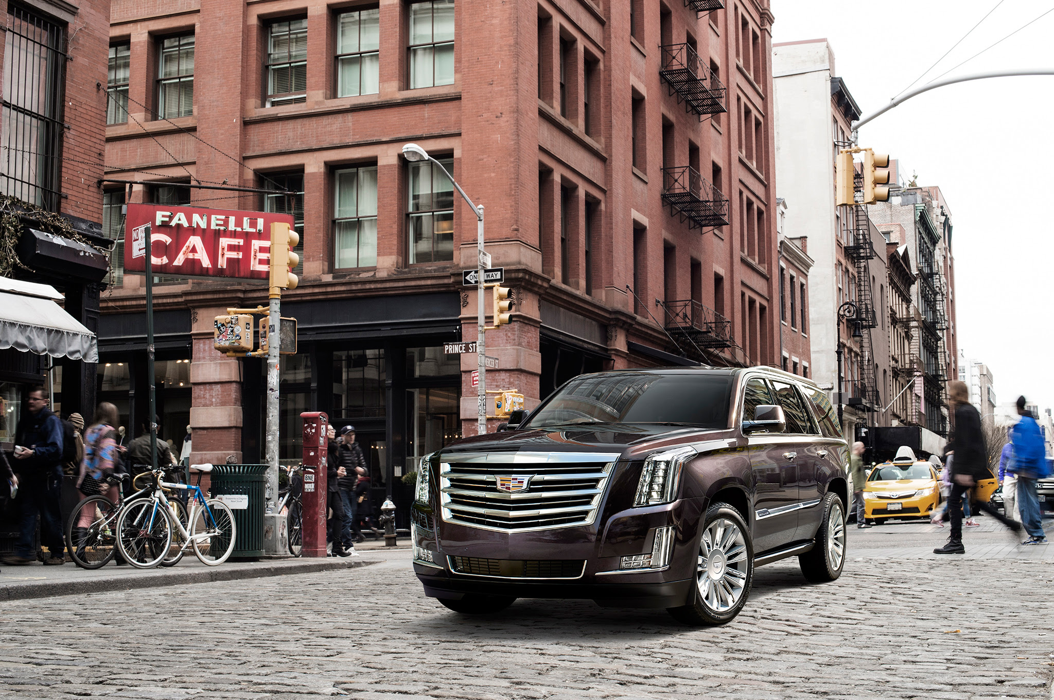 2017 Cadillac Escalade front three quarter 03