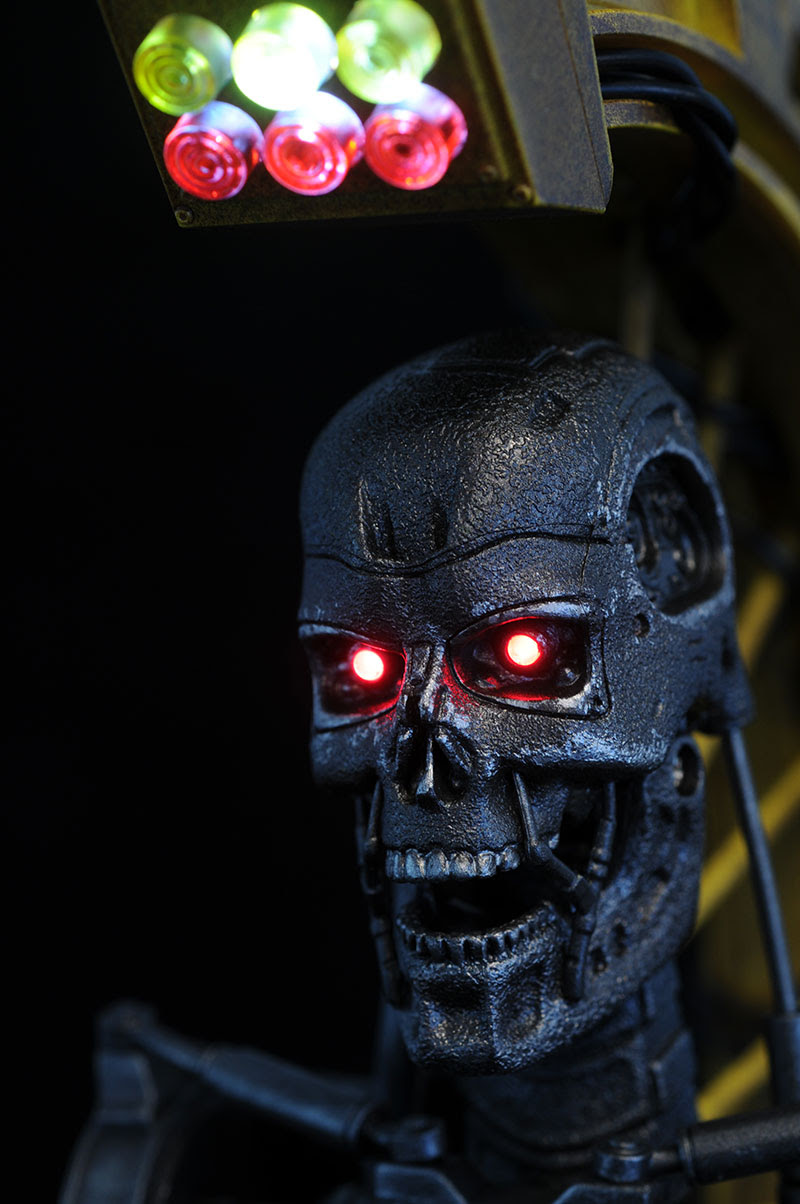 Review And Photos Of Hot Toys Terminator T 700 Sixth Scale Diorama