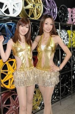 Tokyo Auto Salon 2011: The Race Queens