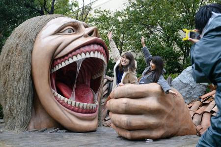 ｕｓｊで期間限定イベント 進撃の巨人 エヴァ 全国ニュース 四国新聞社