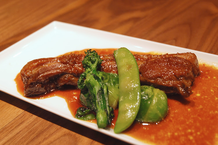 大分県産猪骨付きバラ肉の煮込み Anyway Wine Blog 世田谷区 経堂