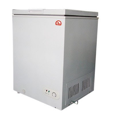 Igloo FRF434 Chest Freezer, 3.5 cu. Ft., White