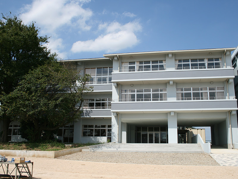 蓮田市立蓮田中学校特別教室棟増築工事 建築 施工実績 岩崎工業株式会社 埼玉県蓮田市の総合建設会社