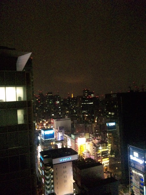秋葉原のタワーマンションから夜景を堪能中 東京タワーも間近に見え 写真共有サイト フォト蔵