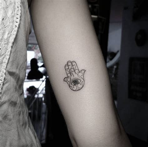 Hamsa represents strength, power, and blessings. 40 Flawless Hamsa Hand Tattoo Designs - TattooBlend