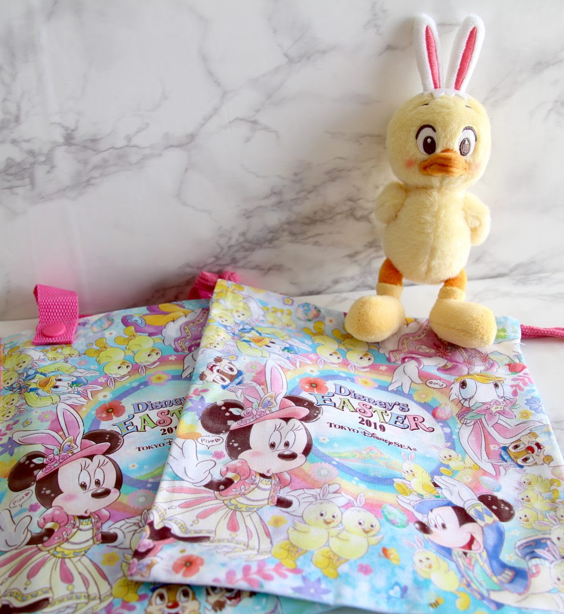 東京ディズニーシー ディズニー イースター ぬいぐるみバッジ きんちゃく レジャーシート グッズ紹介 Be Our Guest ディズニーブログ
