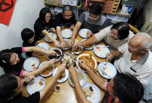 Makan Besar Tahun Baharu Cina Kaya Dengan Simbolik Astro Awani