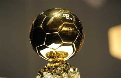 Er gewann die wahl 2019 vor liverpools verteidiger . FIFA Ballon dâOr : Le Portugal dÃ©nonce une attribution