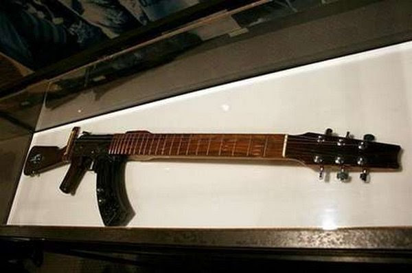 weird guitars 16 30 Most Bizarre & Weirdest Guitars Ever
