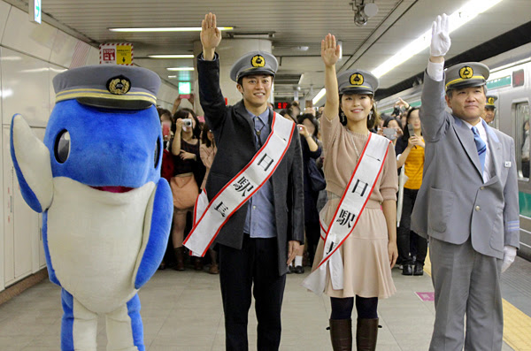 リトルマーメイド 出演者がりんかい線大井町駅 一日駅長に就任しました 過去のニュース 劇団四季