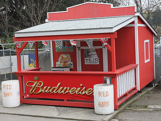 Small Sheds: Build a shed bar
