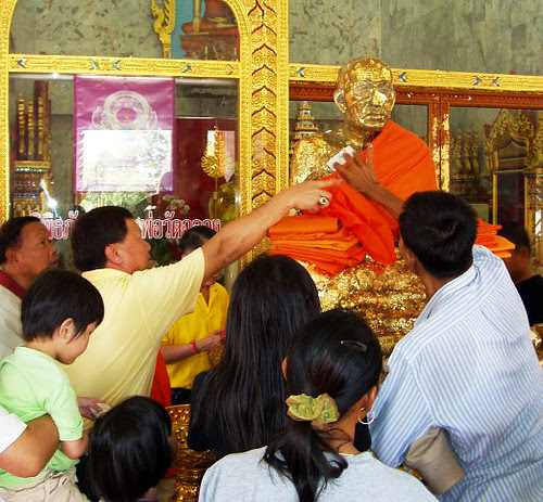  Locals together with many Thai tourists come upward to pray together with pay respects to several revered monks who  Bangkok Thailand Place should to visiting; Chalong Temple (Wat Chalong)