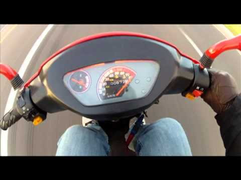 50cc Chinese Scooter @ 85kph - YouTube