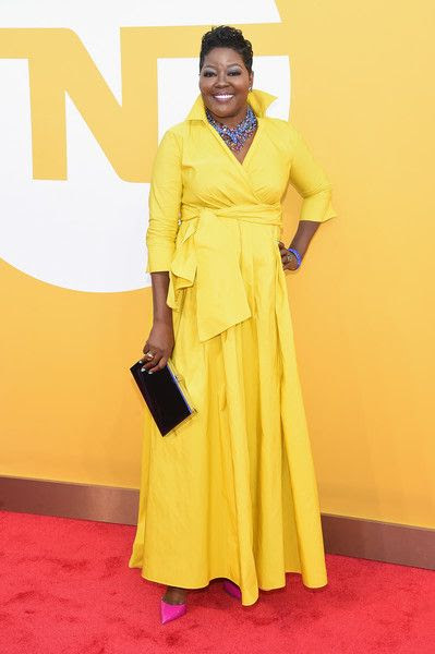  photo 2017NBAAwardsLiveTNTArrivalsjRB_FnoGR-yl.jpg