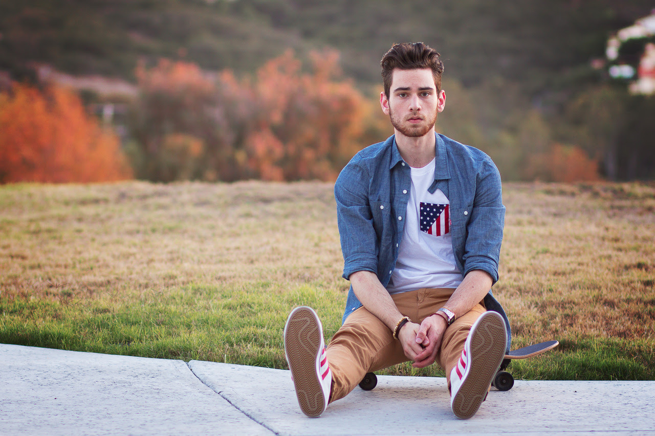 11/12/12 - day off.
shoes and t shirt c/o www.truckerdeluxe.com
