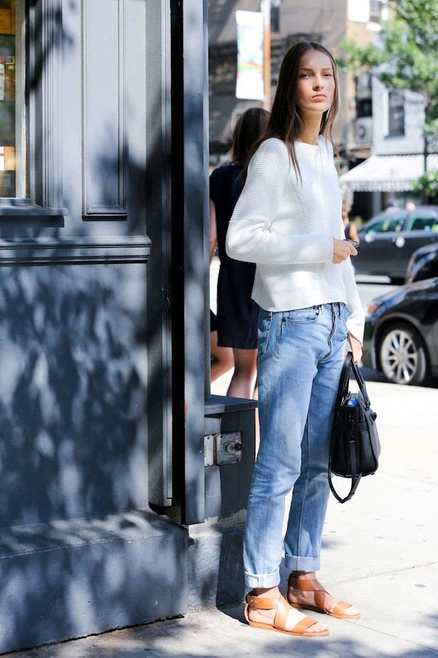 Le Fashion Blog Model Off Duty New York Street Style Julia Bergshoeff LA Winter White Knit Boyfriend Jeans Black Satchel Tan Sandals Casual Via ELLE photo Le-Fashion-Blog-Model-Off-Duty-Street-Style-Julia-Bergshoeff-LA-Winter-White-Knit-Boyfriend-Jeans-Tan-Sandals-Casual-Via-ELLE.jpg