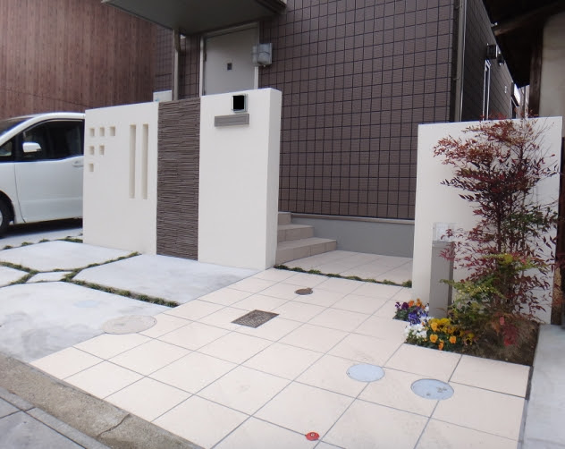 亀山市ｗ様邸 新築外構工事 車庫 アプローチ兼用のオープンエクステリア 新築 エクステリア 外構 施工例 イーズスペースの三重県津市を中心とした施工事例をご紹介します