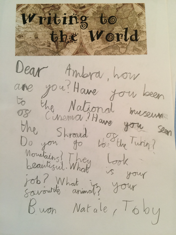Il bambino che scrive e riceve centinaia di lettere da tutto ...