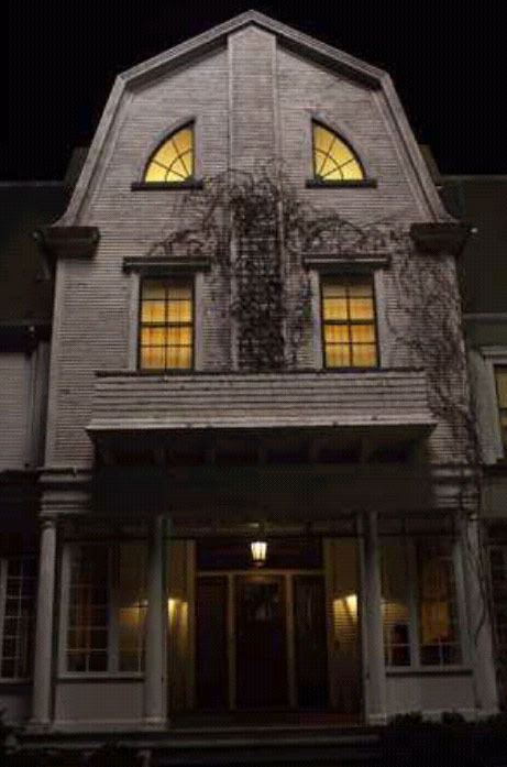 rumah hantu air