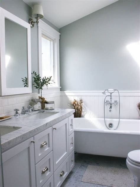 Here's the best way to finish your furniture to last. 24+ Grey Bathroom Designs | Bathroom Designs | Design