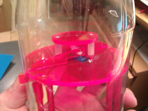 Parachute deployment device by geekphysical