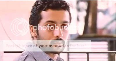 http://img.photobucket.com/albums/v252/BollyNuts/Vaaranam%20Aayiram/50.jpg
