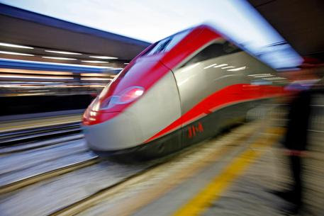 L'inaugurazione del treno Frecciarossa in una immagine di archivio ANSA / ALESSANDRO DI MEO (foto: ANSA)