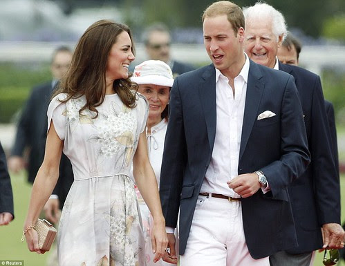 Kate Middleton keeps it simple in a fresh and floral dress as she and Prince William mingle with celebrities at charity polo match  5